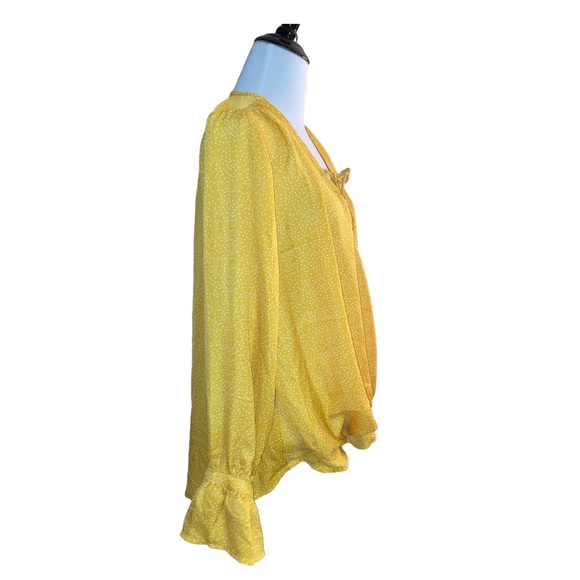 Altar’d state Umgee yellow polka dot top, ties up top, light, breezy! Nwot Med - Picture 3 of 7